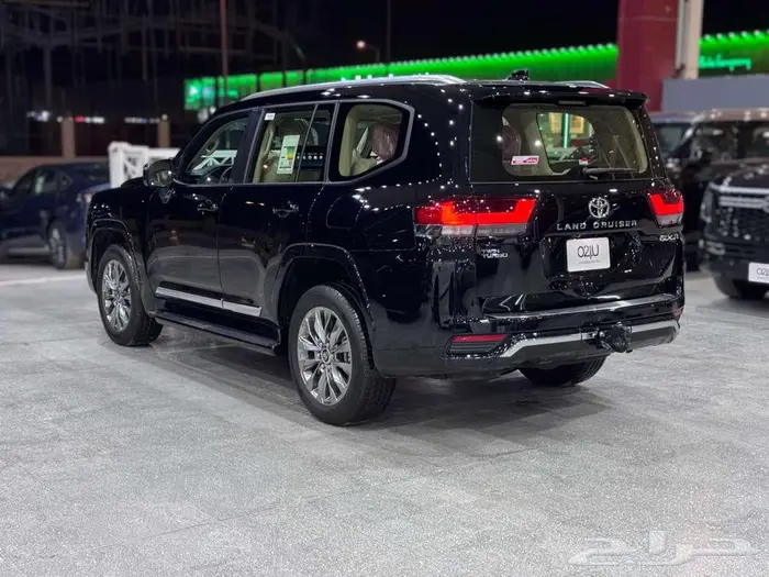 تويوتا لاند كروزر GX.R موديل 2025 3
