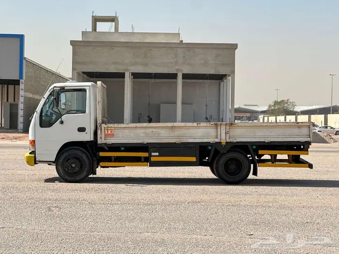 ايسوزو دينا 1998 - 4 طن 7