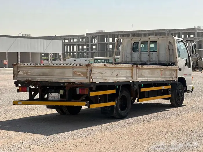 ايسوزو دينا 1998 - 4 طن 3