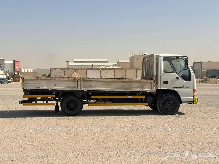 ايسوزو دينا 1998 - 4 طن 5