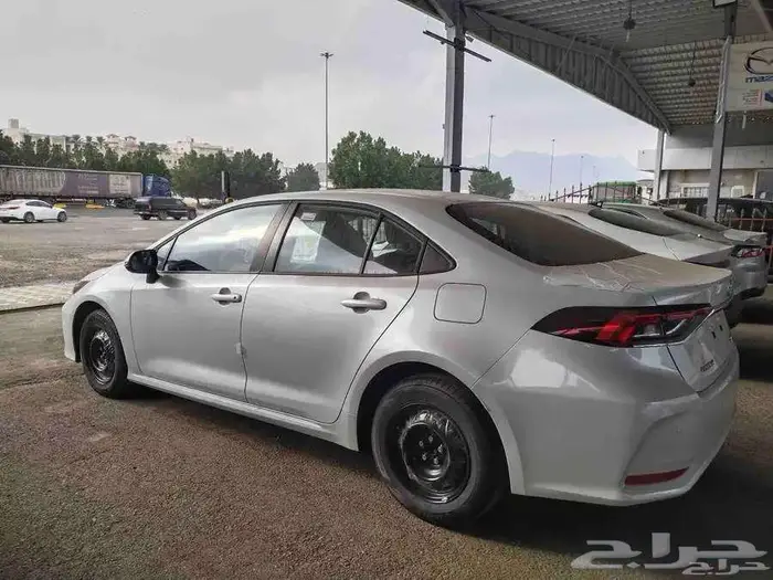 تويوتا كورولا موديل 2026 ستاندر المحرك 2000 3