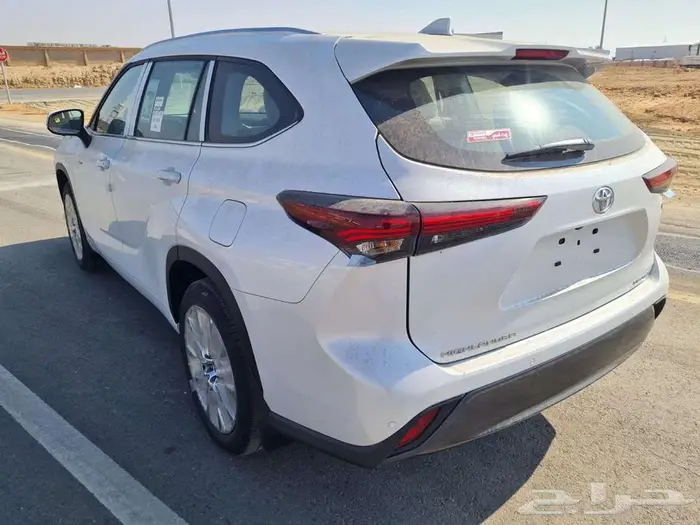 تويوتا هايلندر الفئه ليمتد الموديل 2025 14