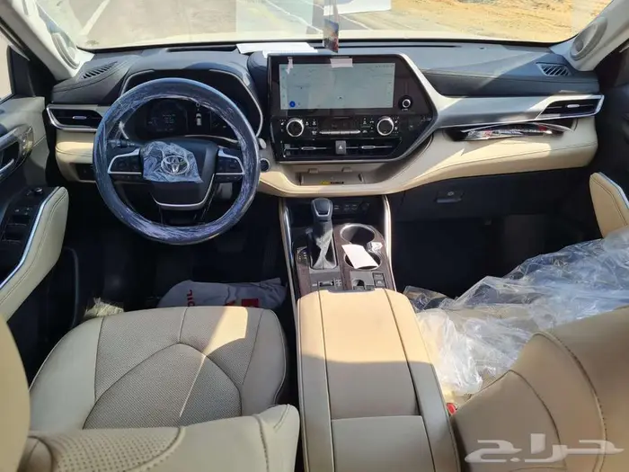 تويوتا هايلندر الفئه ليمتد الموديل 2025 17