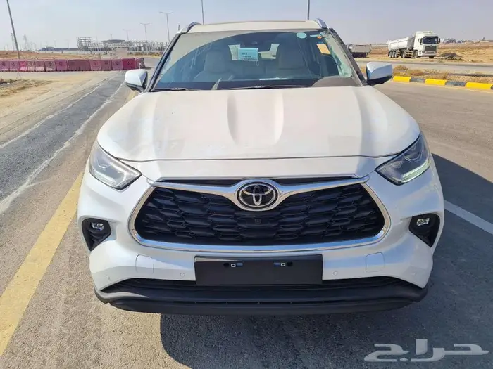 تويوتا هايلندر الفئه ليمتد الموديل 2025 9