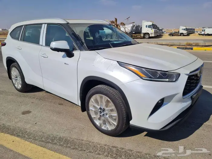 تويوتا هايلندر الفئه ليمتد الموديل 2025 8