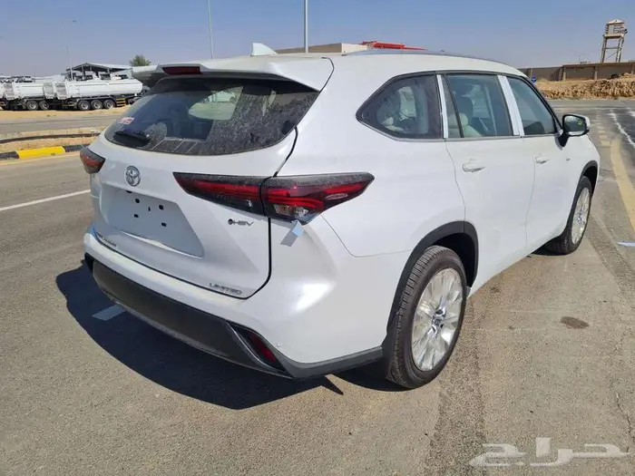 تويوتا هايلندر الفئه ليمتد الموديل 2025 12