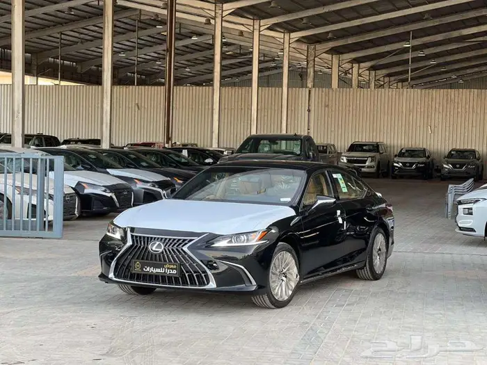 لكزس CC ES350 نص فل بروجكتور 2025 (بريمي) كاش واقساط 0