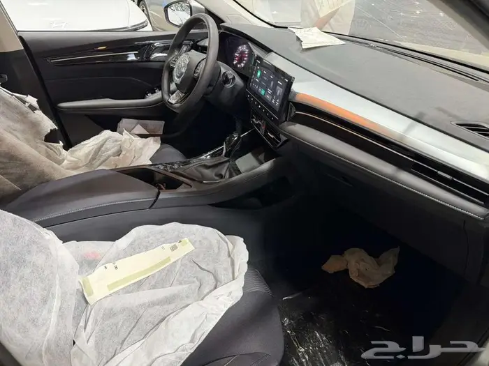 ام جي 5 ستاندر الشكل الجديد 2025 خصومات الكاش 4