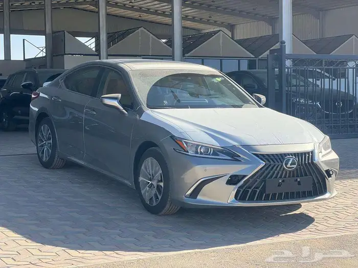 تتوفر فئات لكزس ES 2025 كاش وتقسيط جميع الالوان 0