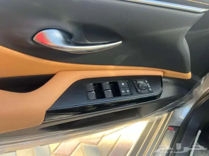 تتوفر فئات لكزس ES 2025 كاش وتقسيط جميع الالوان 8