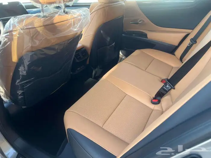 تتوفر فئات لكزس ES 2025 كاش وتقسيط جميع الالوان 3