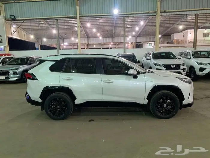 تويوتا راف فور موديل 2024 نص فل ( هايبرد ) 4