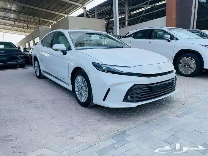تويوتا كامري نص فل موديل 2025 كاش و اقساط 2