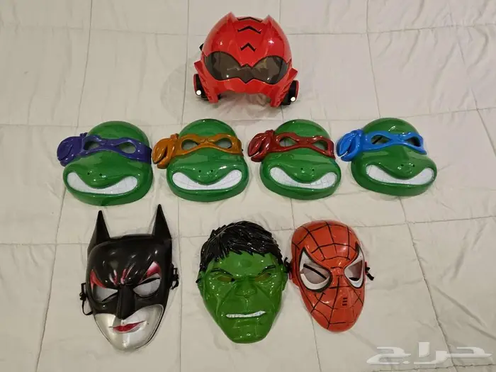 أقنعة شخصيات كرتونيه وملابس 1