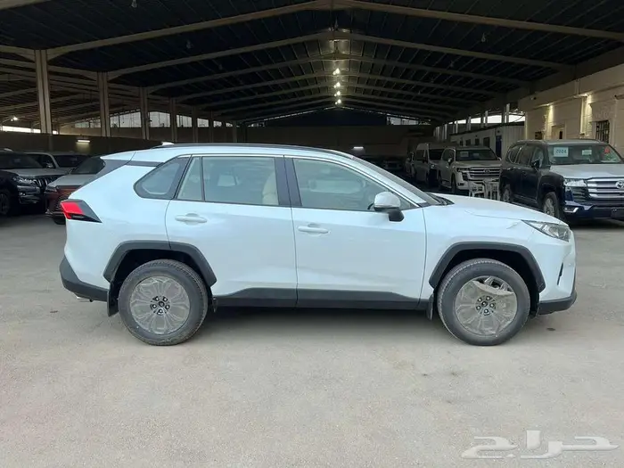 تويوتا راف فور XLE بنزين 2024 متاح اقساط و كاش 3