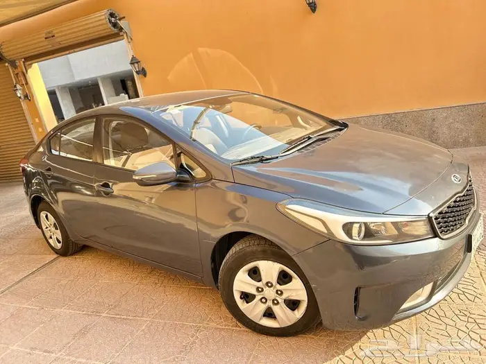 كيا سيراتو ستاندر 2018 نظيفة جدا 3