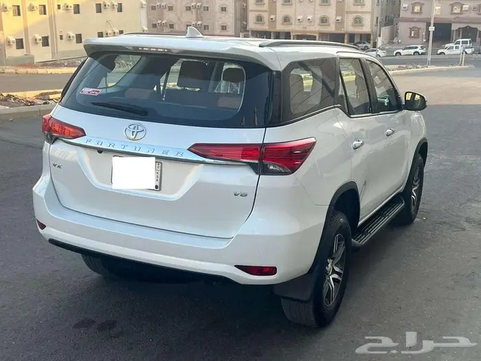 تويوتا فورشنر 2023 VX - سلندر 6 ماشي 25 الف فقط 5