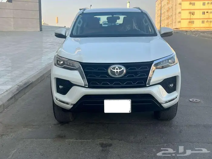 تويوتا فورشنر 2023 VX - سلندر 6 ماشي 25 الف فقط 0
