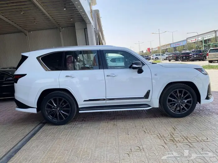 لكزس LX600 اف سبورت - سعودي- 2025 3