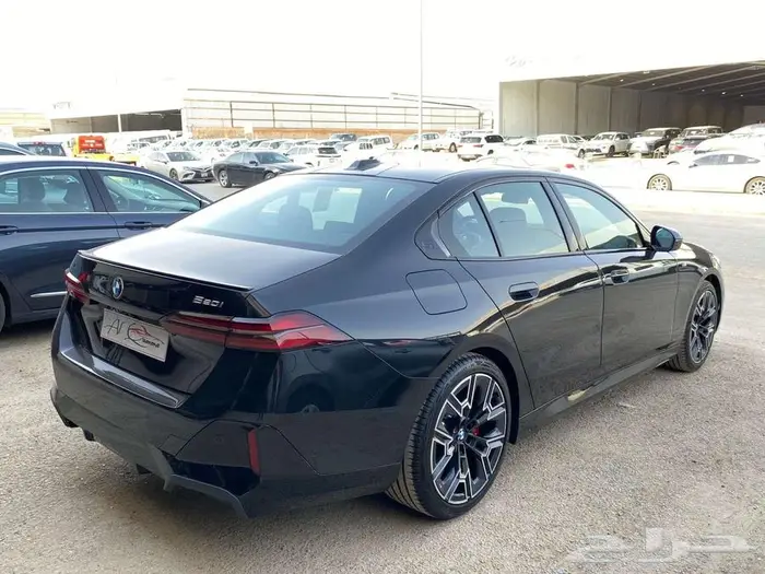 بي ام دبليو الفئه 520I ام كت 2026 استلام فورى 26