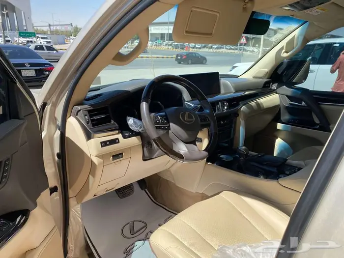 لكزس LX570 2016 9