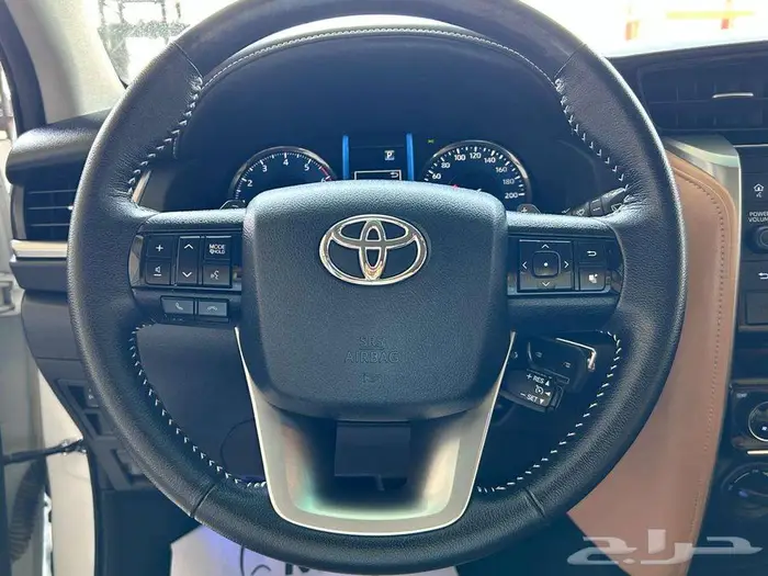 تويوتا فروتشنر 2023 VX - سلندر 6 10