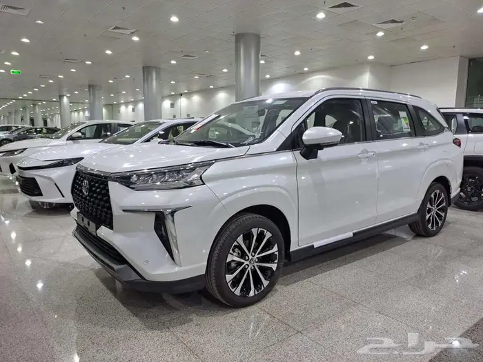 تويوتا فيلوز 2025 GLX 5