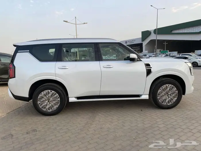 نيسان - بترول بلاتينيوم موديل 2025. 4