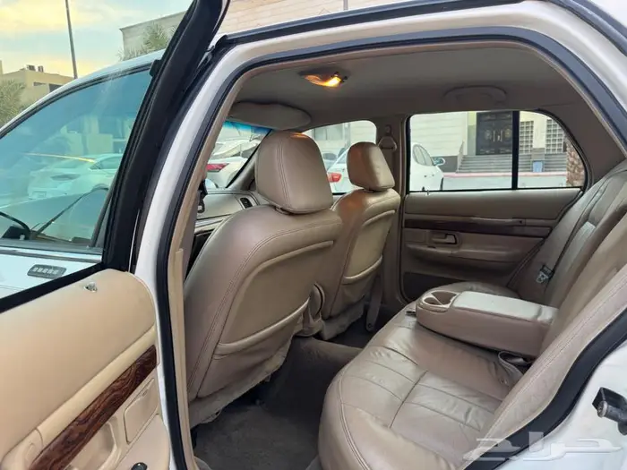 للبيع فورد جراند ماركيز 1999 م نظيف مع لوحة مميزه 11