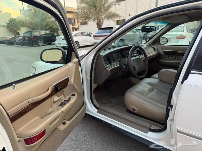 للبيع فورد جراند ماركيز 1999 م نظيف مع لوحة مميزه 13