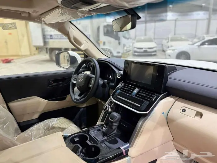 تويوتا لاندكروزر GXR L2 بريمي 2025 بااقل الاسعار 7
