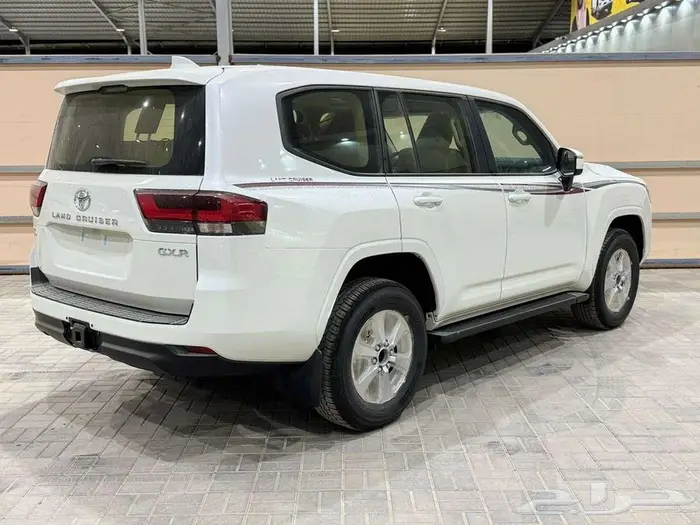 تويوتا لاندكروزر GXR L2 بريمي 2025 بااقل الاسعار 2
