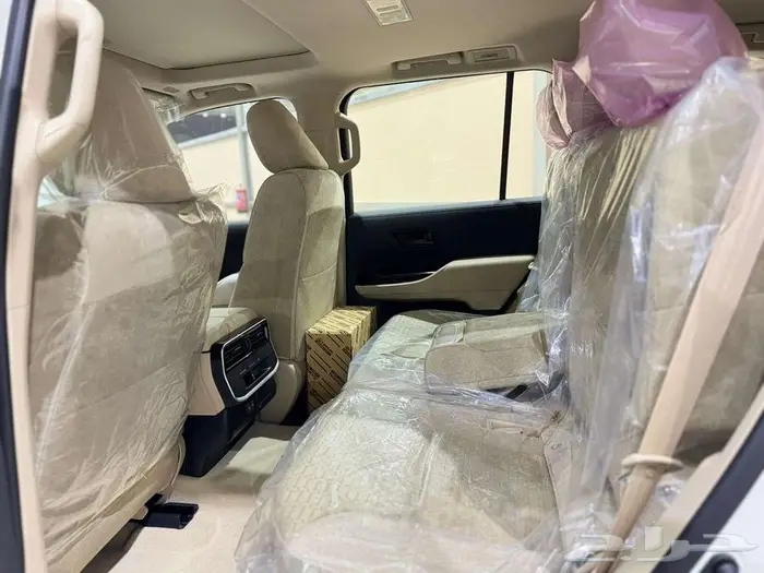 تويوتا لاندكروزر GXR L2 بريمي 2025 بااقل الاسعار 8