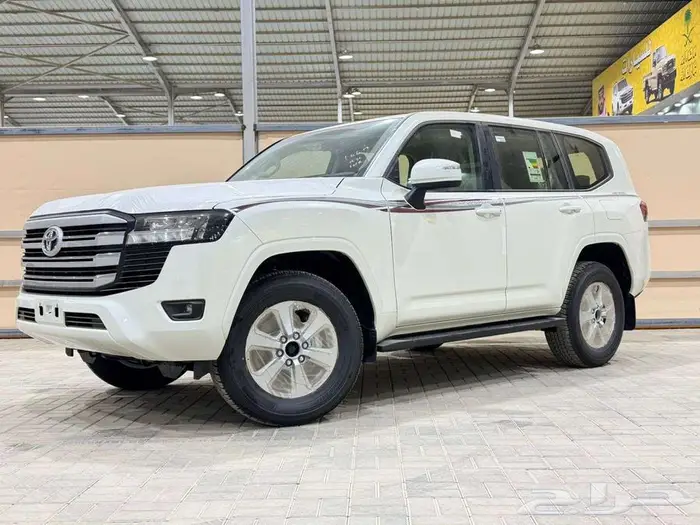 تويوتا لاندكروزر GXR L2 بريمي 2025 بااقل الاسعار 0