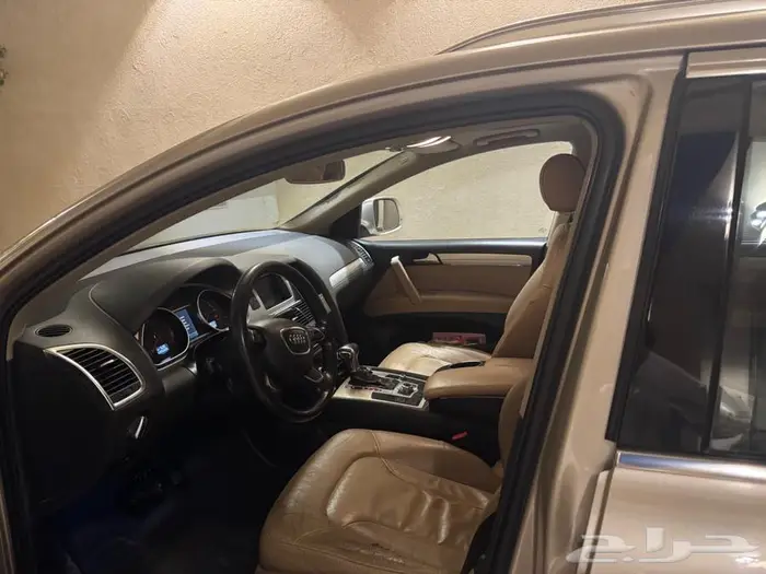 Audi Q7 2014 نظيف استعمال شخصي 1