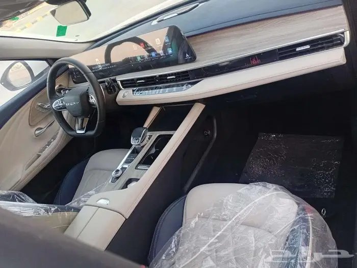 شيري اريزو 8 2025 لكجيري لدى سفنز التجارية للسيارات 10