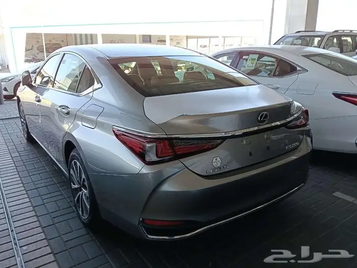لكزس ES250AA م 2025 بنزين - سعودي اللون رمادي 3
