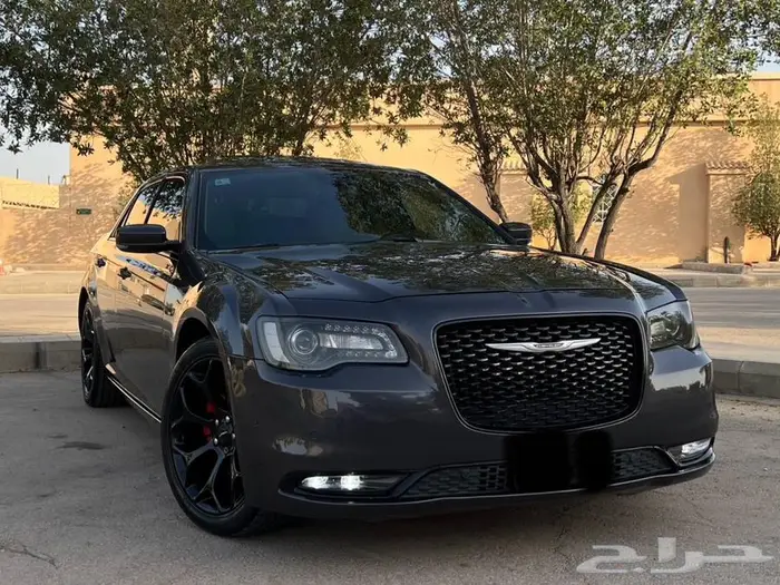 كرايسلر ممشى قليل بحالة ممتازة 8