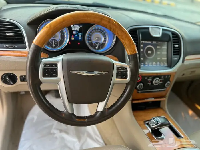 كرايسلر ممشى قليل بحالة ممتازة 42