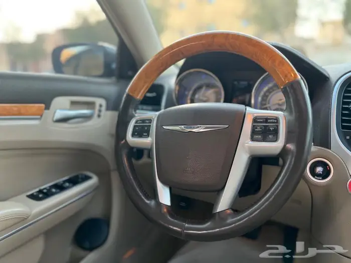 كرايسلر ممشى قليل بحالة ممتازة 41