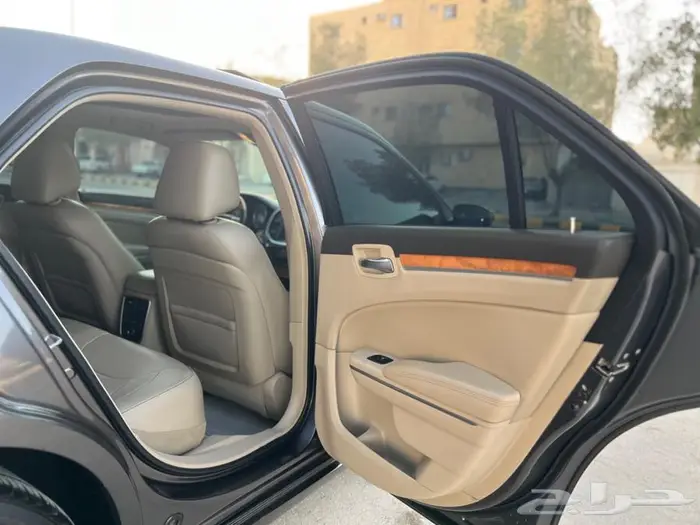 كرايسلر ممشى قليل بحالة ممتازة 54