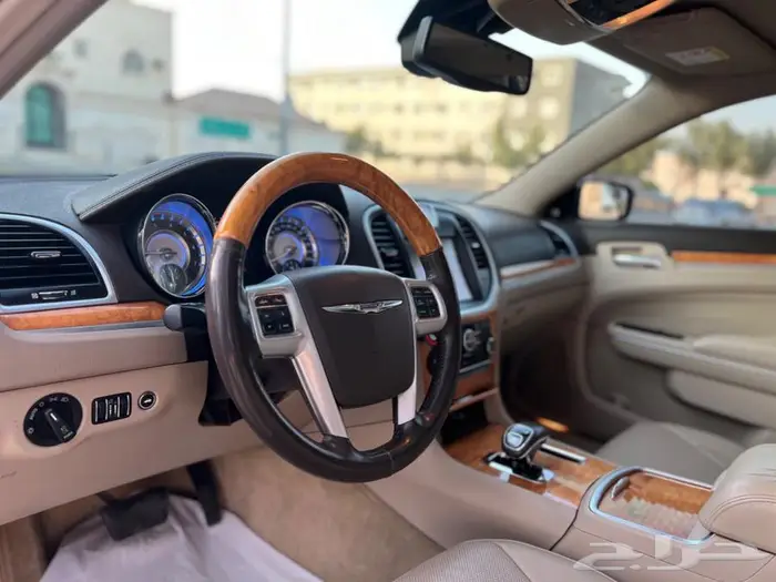 كرايسلر ممشى قليل بحالة ممتازة 47