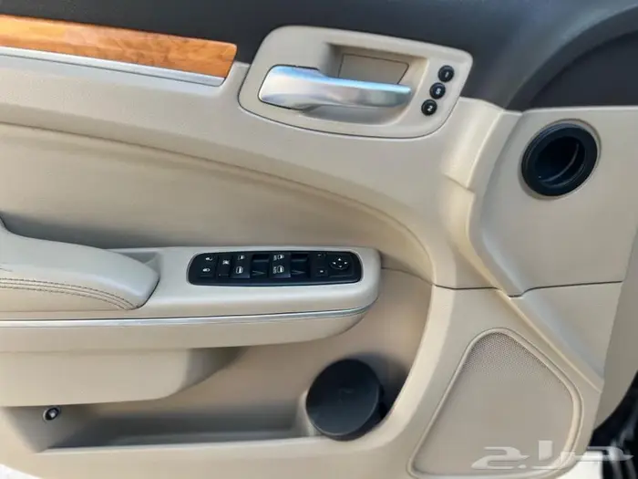 كرايسلر ممشى قليل بحالة ممتازة 32