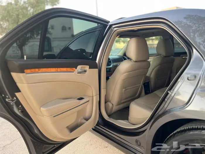 كرايسلر ممشى قليل بحالة ممتازة 61