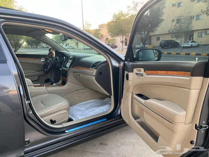 كرايسلر ممشى قليل بحالة ممتازة 26