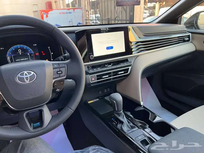 تويوتا كامري LE بنزين 2025 متاح اقساط و كاش 8