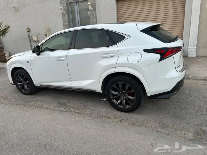 لكزس نظيف جدا 2