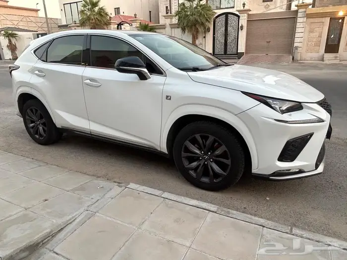 لكزس نظيف جدا 3