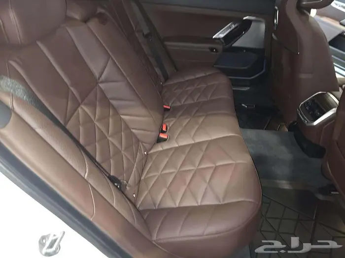 2025 BMW 7 Series Sedan 740i 9