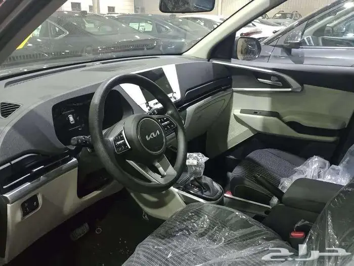 كيا كارينز 4
